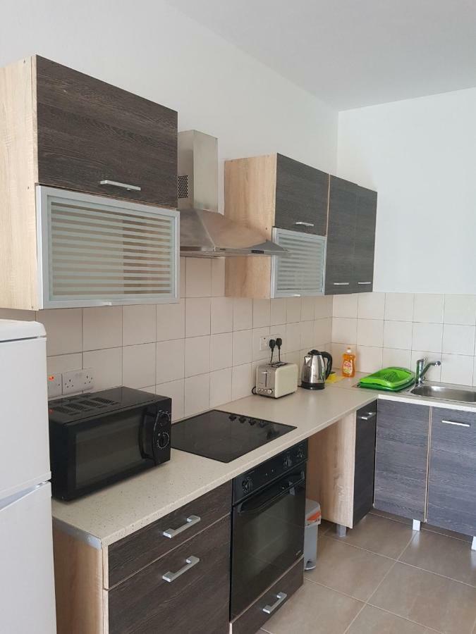 Paphos Apartments Екстер'єр фото