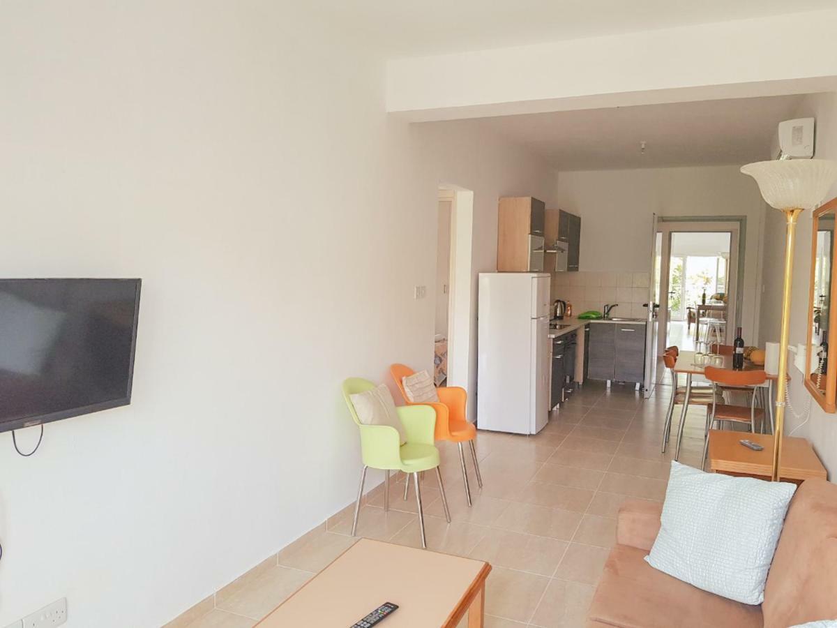 Paphos Apartments Екстер'єр фото