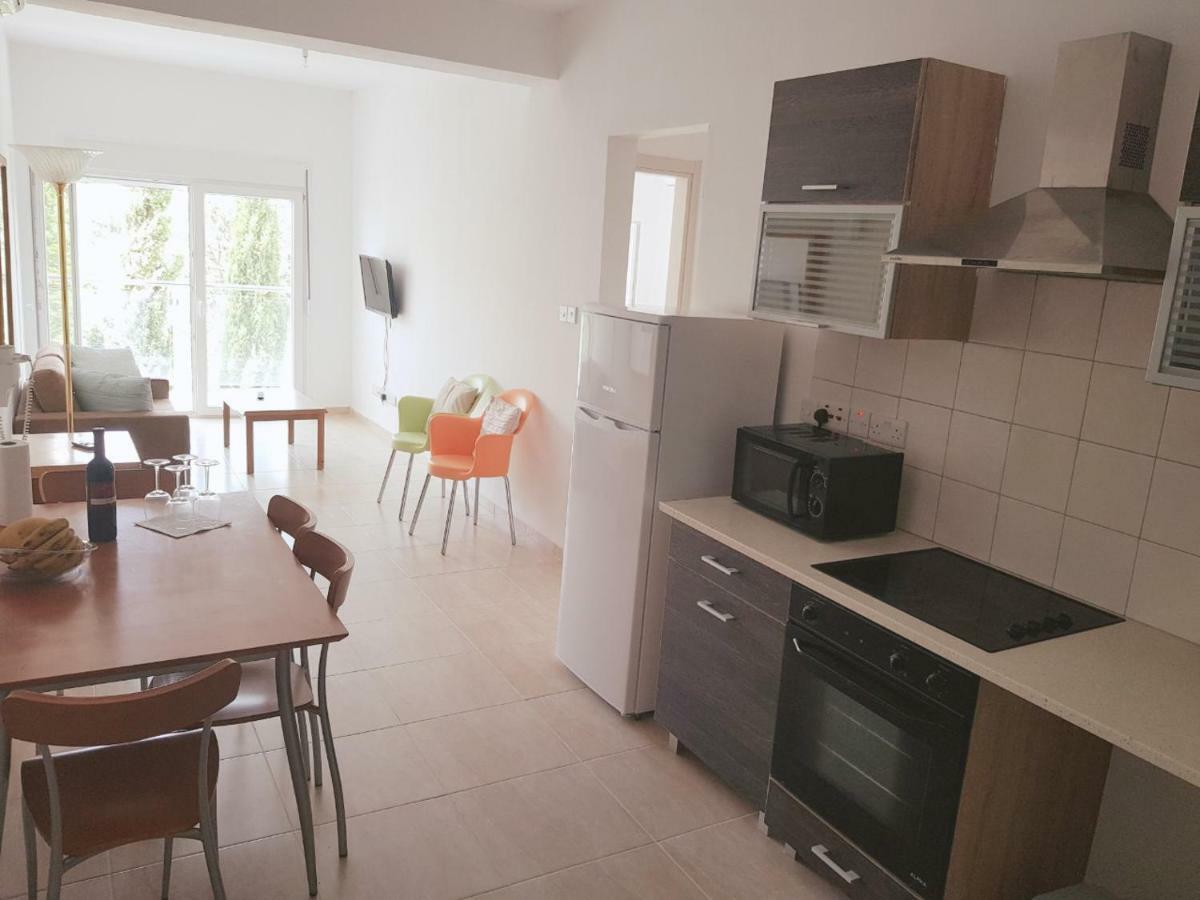 Paphos Apartments Екстер'єр фото